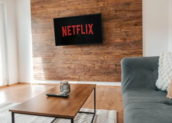 Bright & Grey - Netflix - City - Wifi - 4 Person